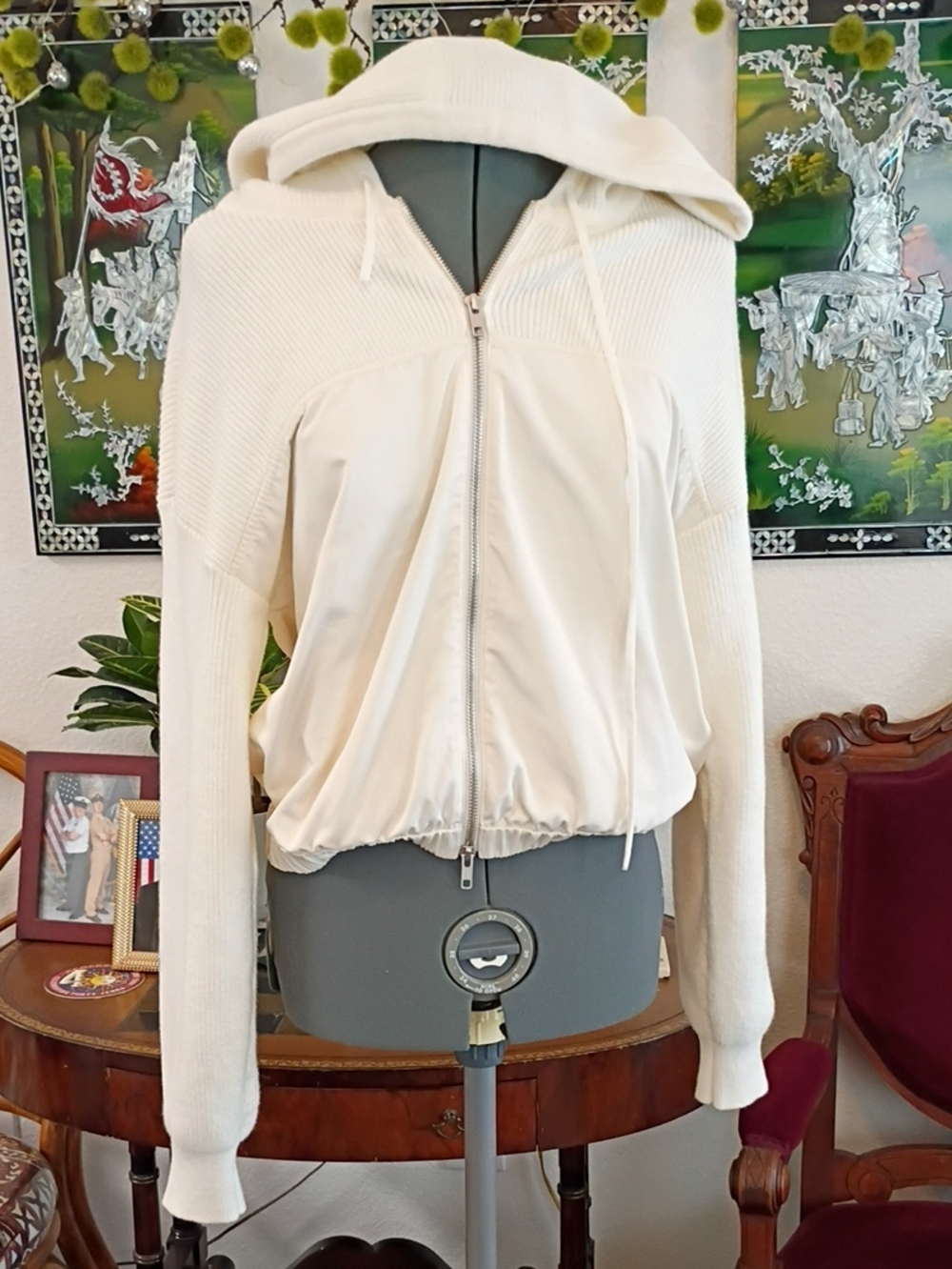 ATM White Wolves Zip Up Hoodie Size Small